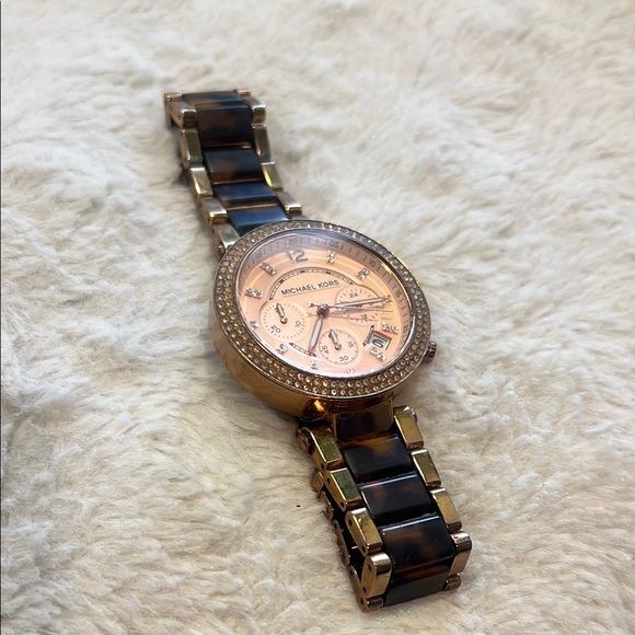 Michael Kors Chronograph Watch - Picture 1 of 3